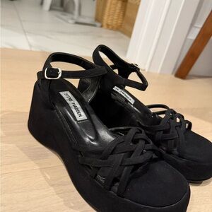 Y2K vintage Steve Madden Crazy 30 Bratz chunky Kittie strappy buckle 90’s kitten